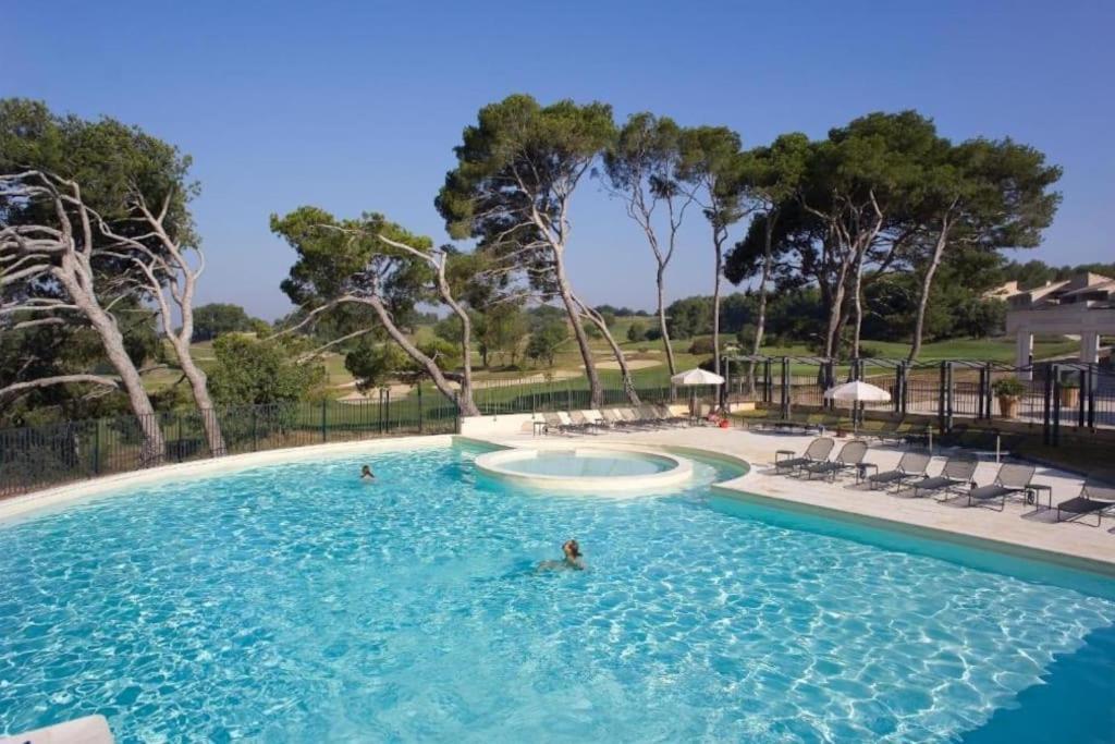 Ferienwohnung La Calade LʼIsle-sur-la-Sorgue Exterior foto