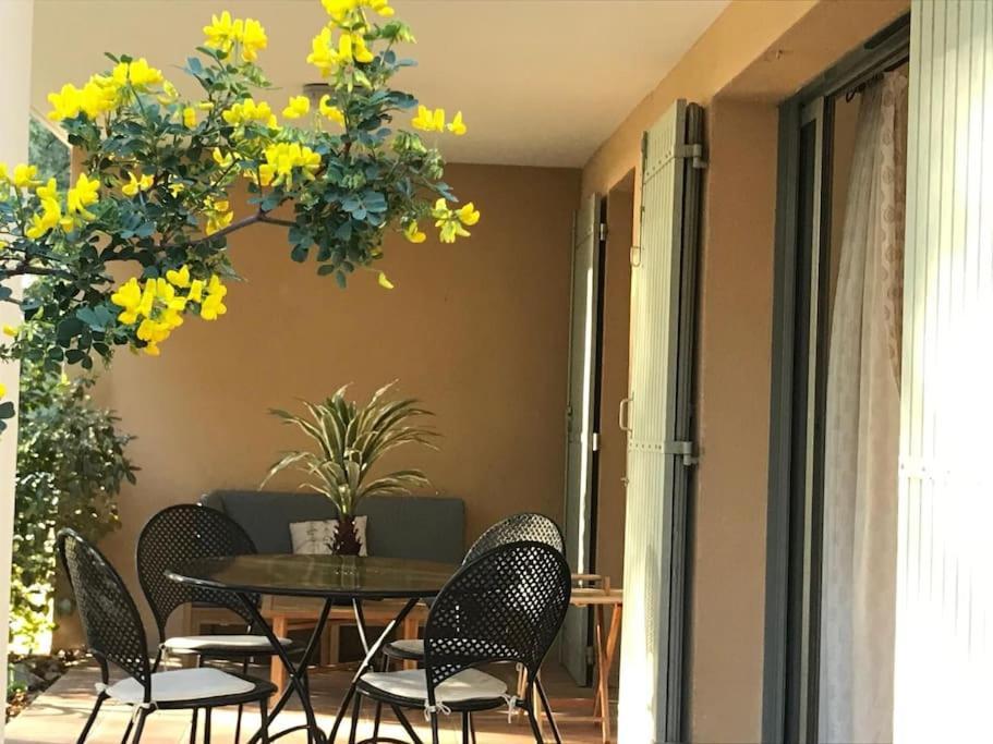Ferienwohnung La Calade LʼIsle-sur-la-Sorgue Exterior foto